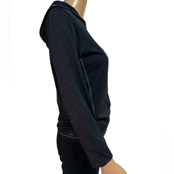 Adidas Women's Size Medium Climalite Hoodie - Picture 3 of 6